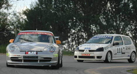 Denne Porsche 911 med Lasse Jacobsen er blandt deltagerne i tredje afdeling af Danish Endurance Championship på Padborg Park.